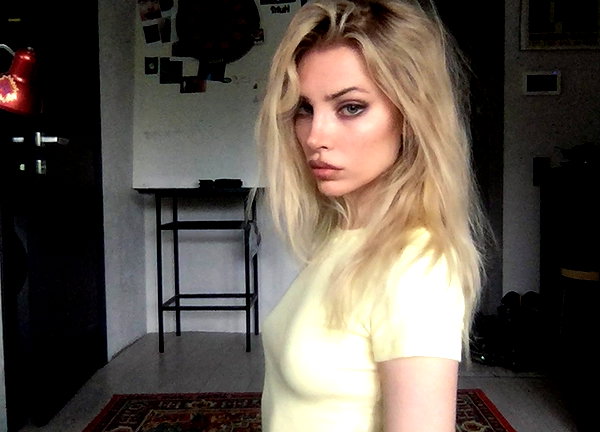 anya4everr instagram image archive image