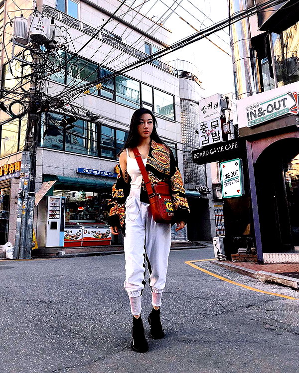 emily.ghoul instagram image archive image
