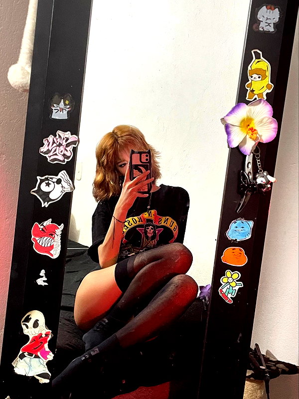 shevaal_x instagram image archive image