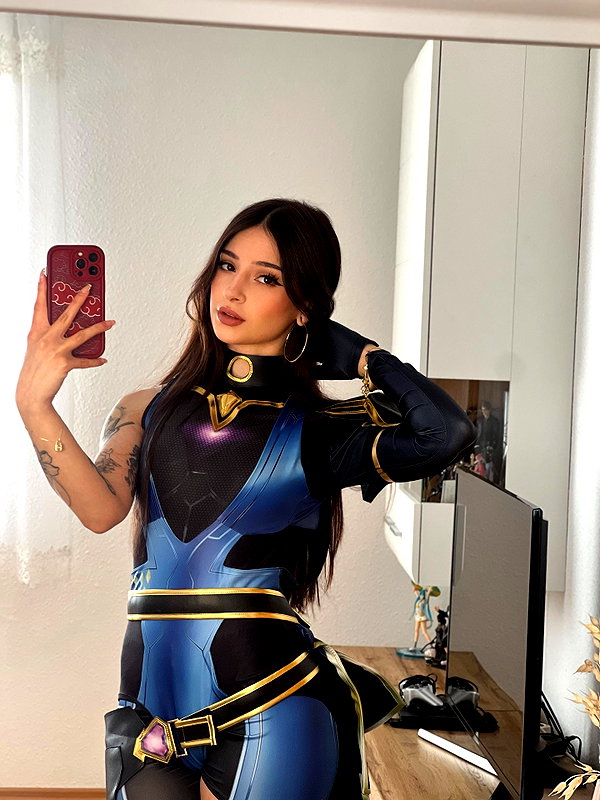 cata.leyah instagram image archive image