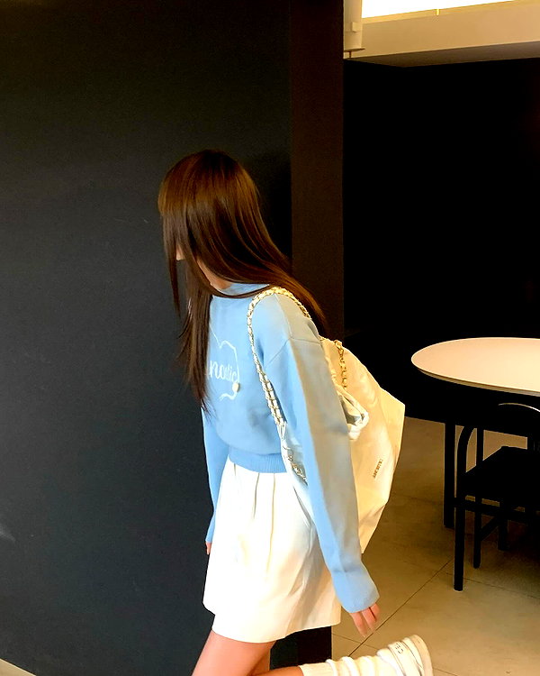 daxbin instagram image archive image