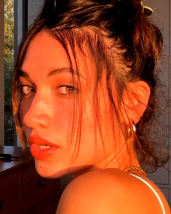 romi_henenson instagram image archive image