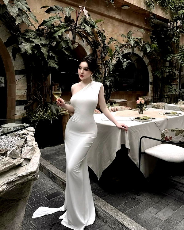 lyhythuedoxinh instagram image archive image