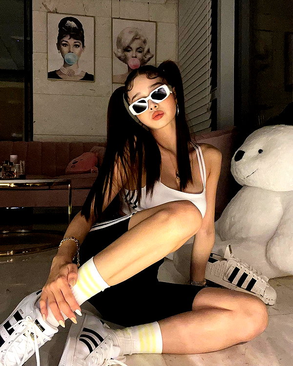 dear.zia instagram image archive image