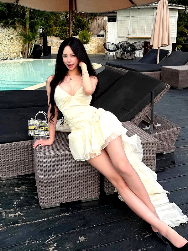 lyhythuedoxinh instagram image archive image