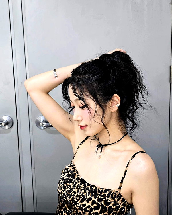 zuhazana instagram image archive image