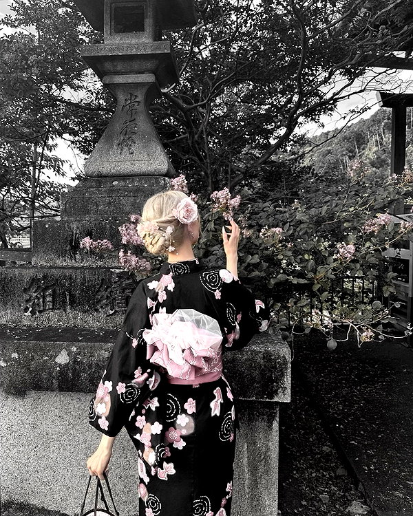 _lia.moon archive image