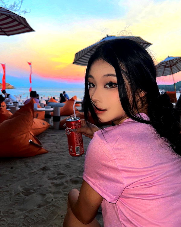 ll.lu1s instagram image archive image