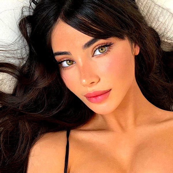 baddiesessence instagram image archive image