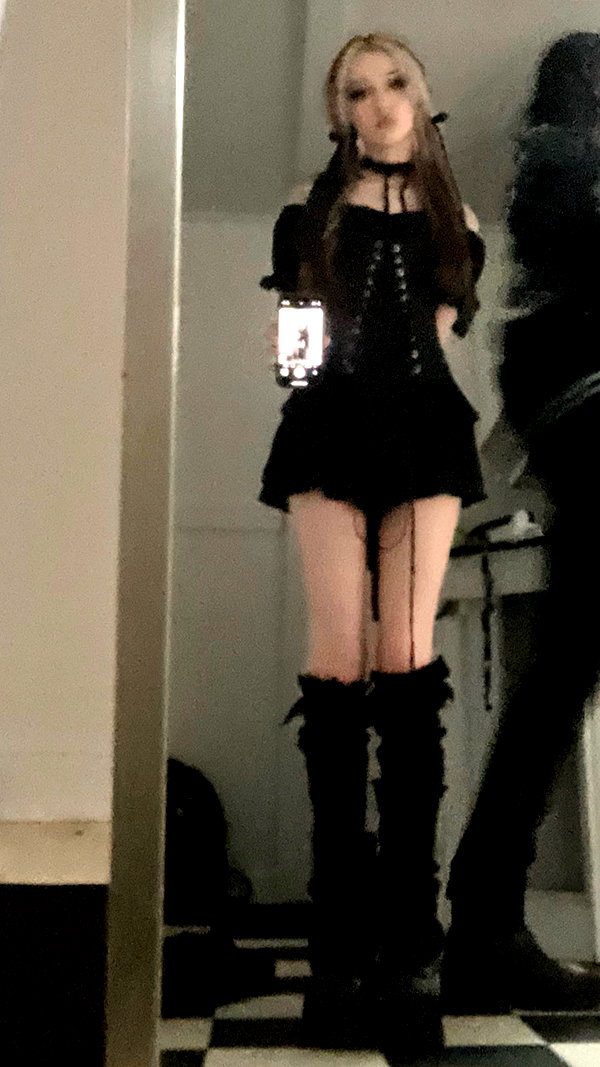 krystallea.cs instagram image archive image