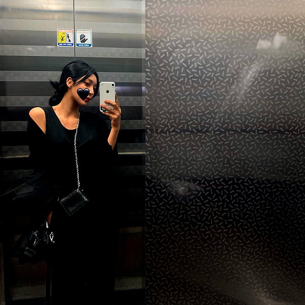 Archived image from @heroineseen on Instagram