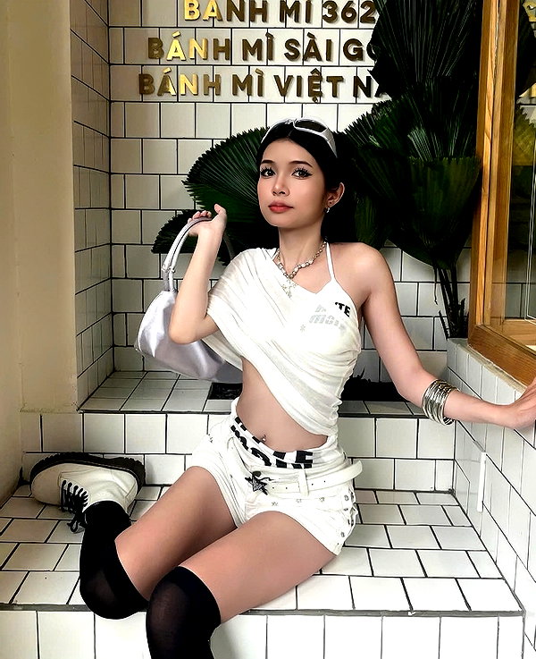 lyhythuedoxinh instagram image archive image