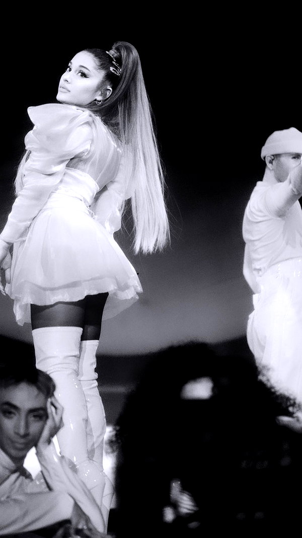 arianagrande instagram image archive image
