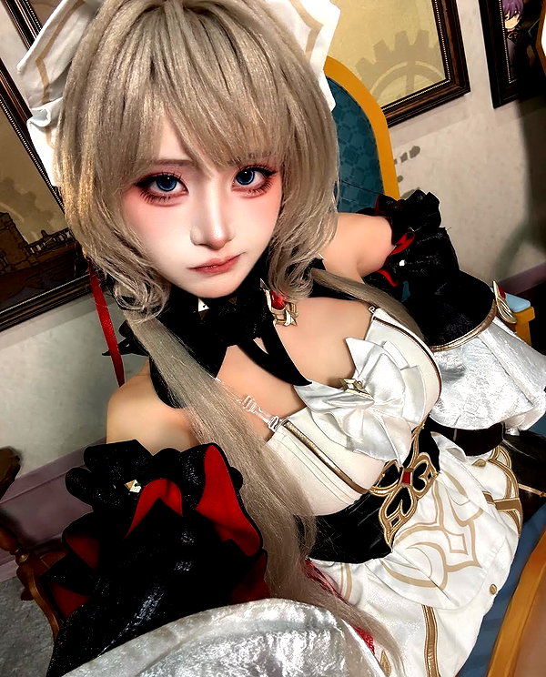 miee_cos instagram image archive image