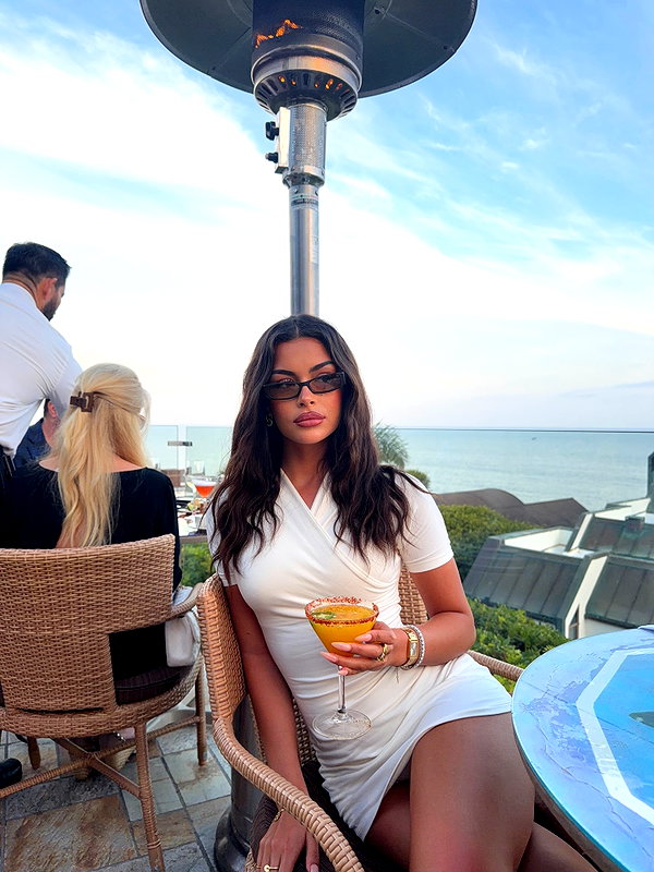 oliviaphillipps instagram image archive image