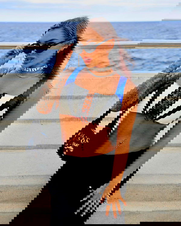 itshayleydavies itshayleydavies archive image