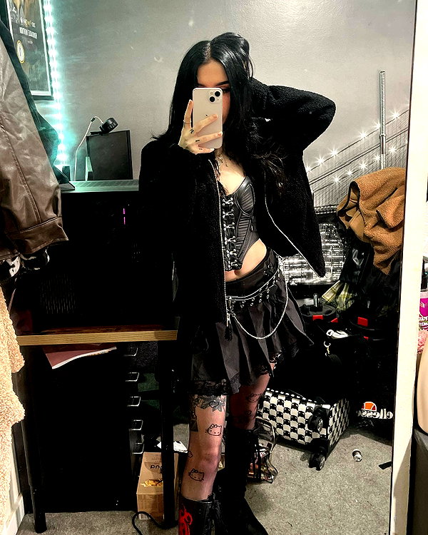 alice_hez instagram image archive image