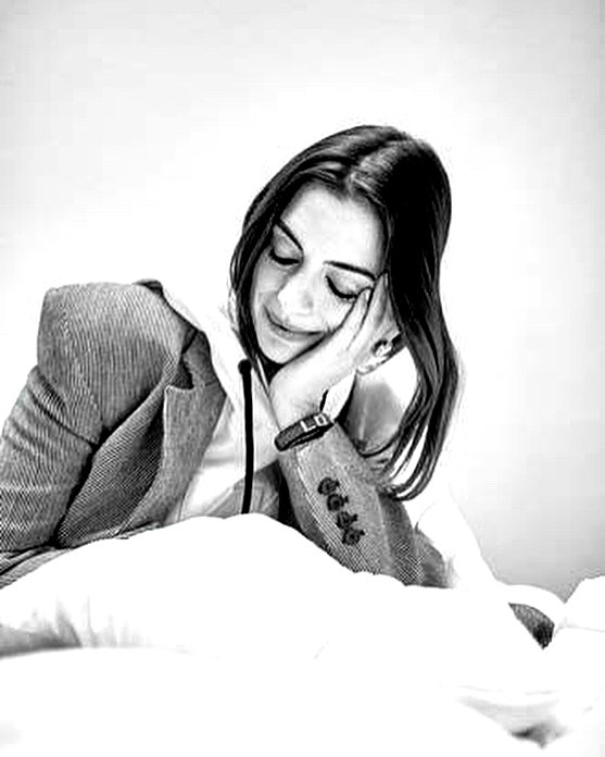 annehathaway instagram image archive image
