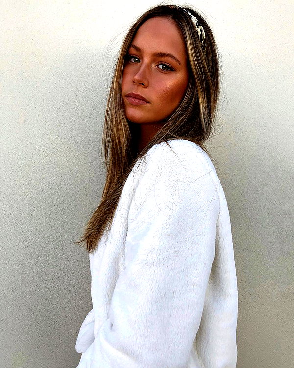olivia.mathers instagram image archive image