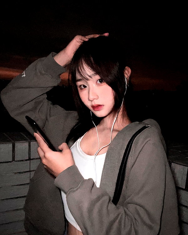 lai_931201 instagram image archive image