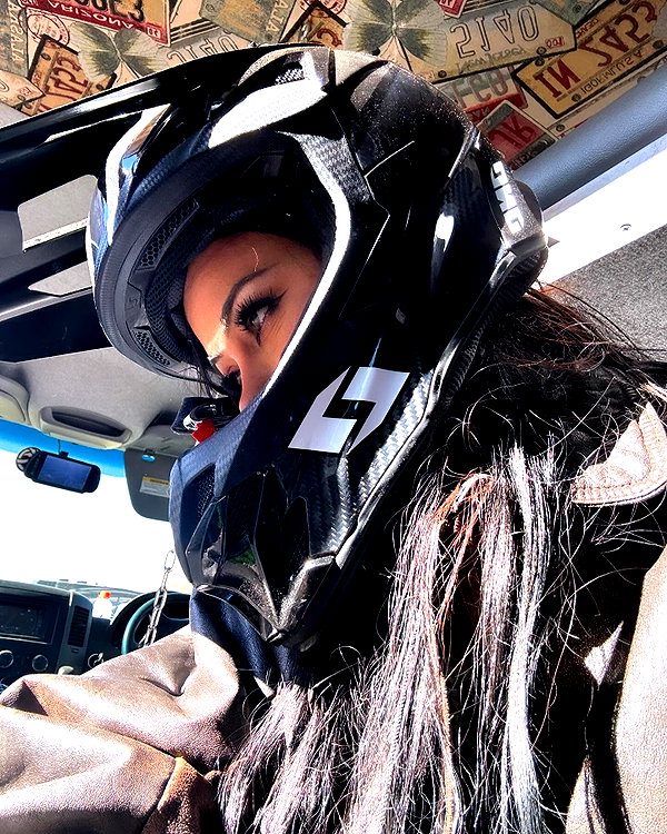 leonanaomii instagram image archive image