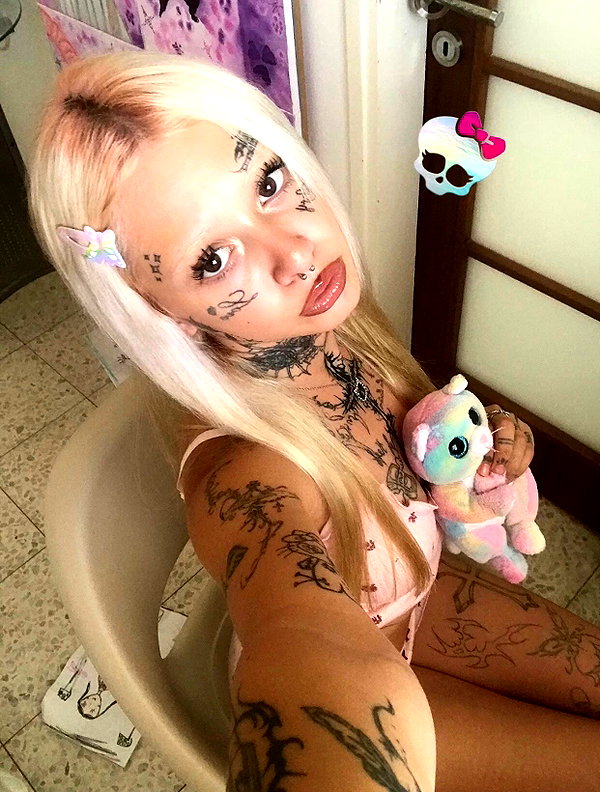 Archived image from @milkaaaa227 on Instagram