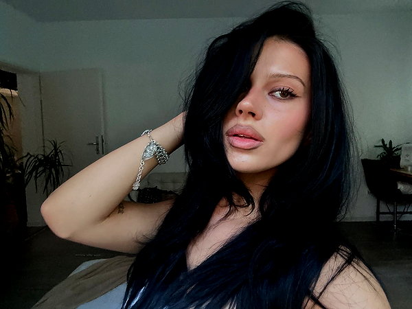 karolinaawasik instagram image archive image