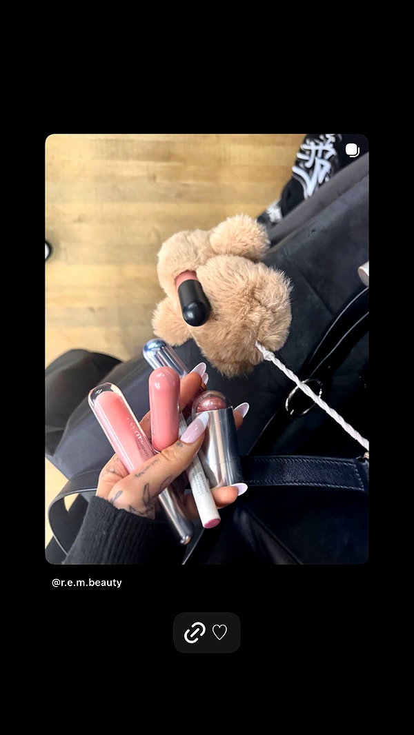 arianagrande instagram image archive image