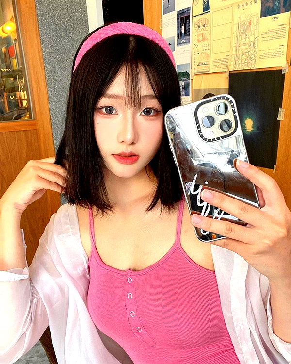 lai_931201 instagram image archive image