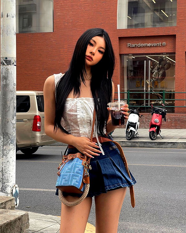ll.lu1s instagram image archive image