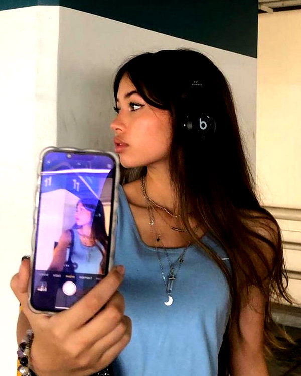 baddiesessence instagram image archive image