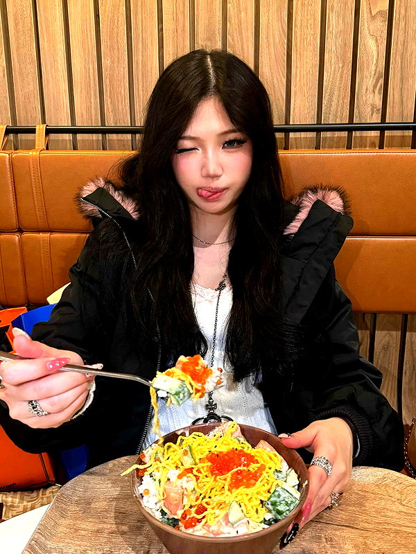joycee.e instagram image archive image