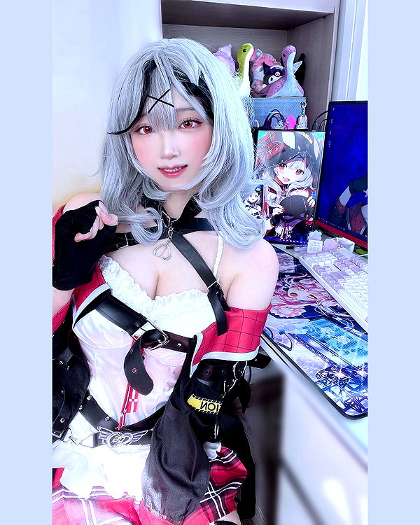 purinn_cos instagram image archive image