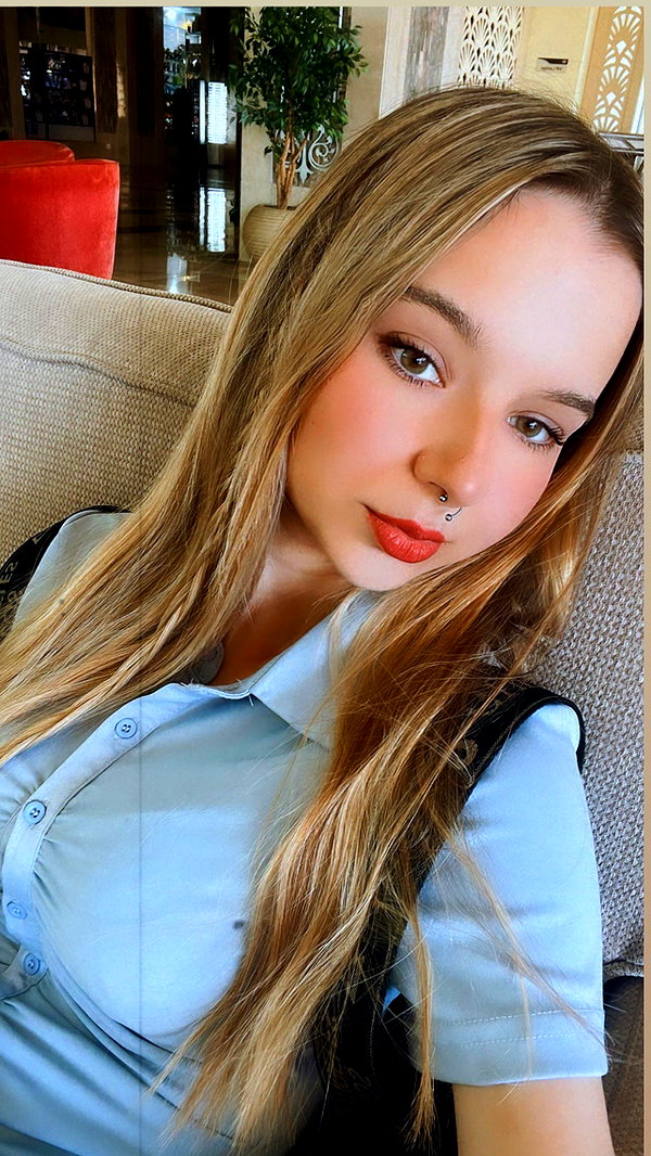 lihi.k_ instagram image archive image
