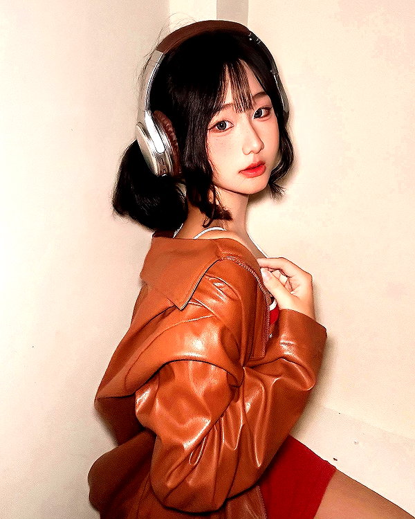 lai_931201 instagram image archive image