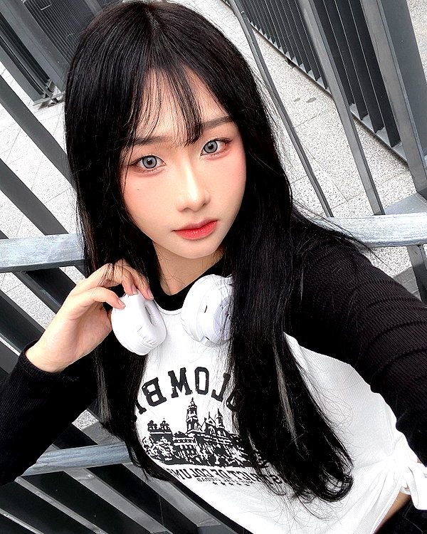 lai_931201 instagram image archive image