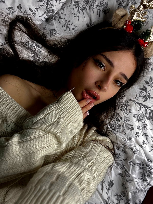 cata.leyah instagram image archive image