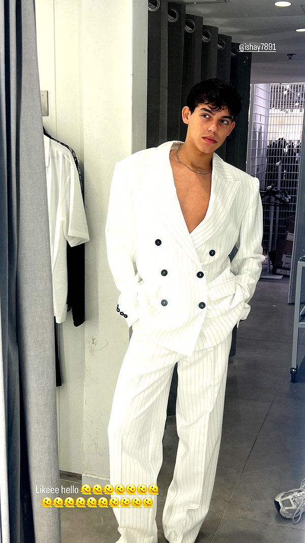 lea.weinberg_ instagram image archive image