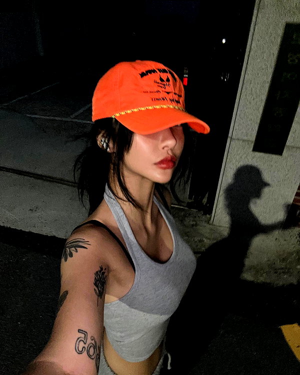 Archived image from @heroineseen on Instagram