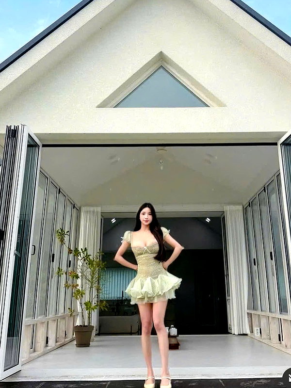 lyhythuedoxinh instagram image archive image