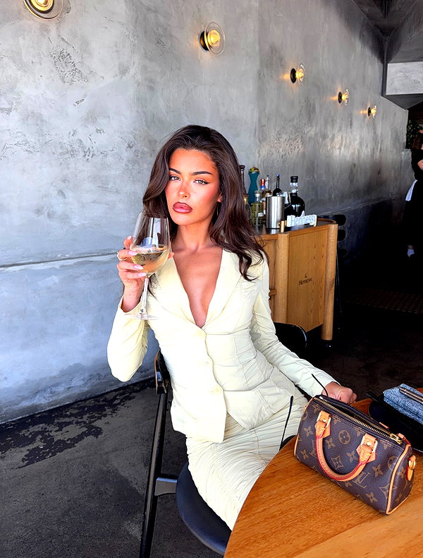 oliviaphillipps instagram image archive image