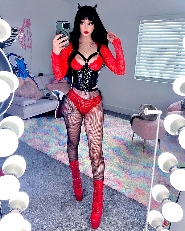 ellaexplicit_ instagram image archive image