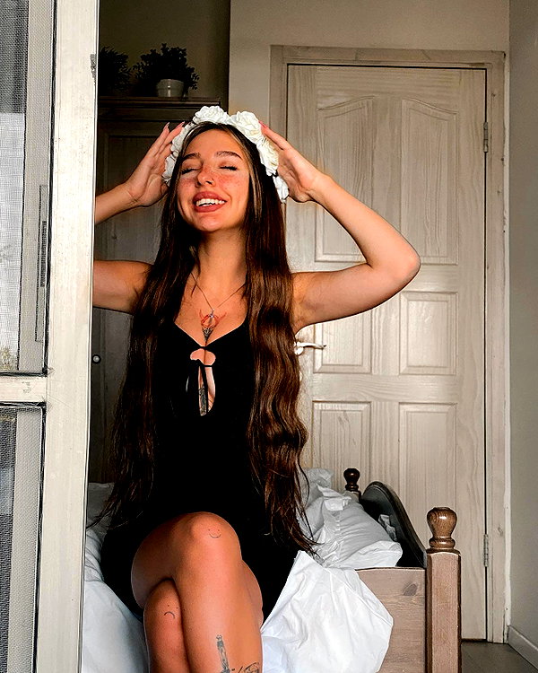 karin_orhov instagram image archive image