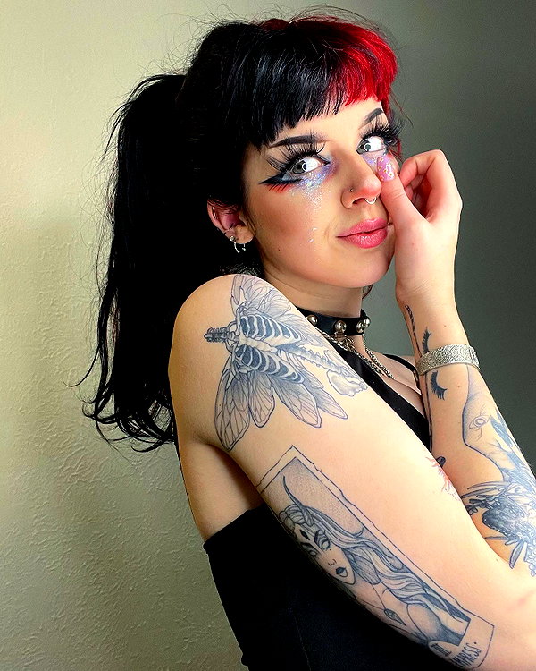yeahimcaroline instagram image archive image