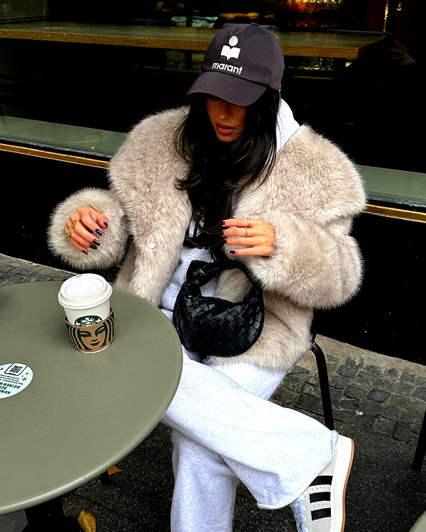 zoeliss instagram image archive image