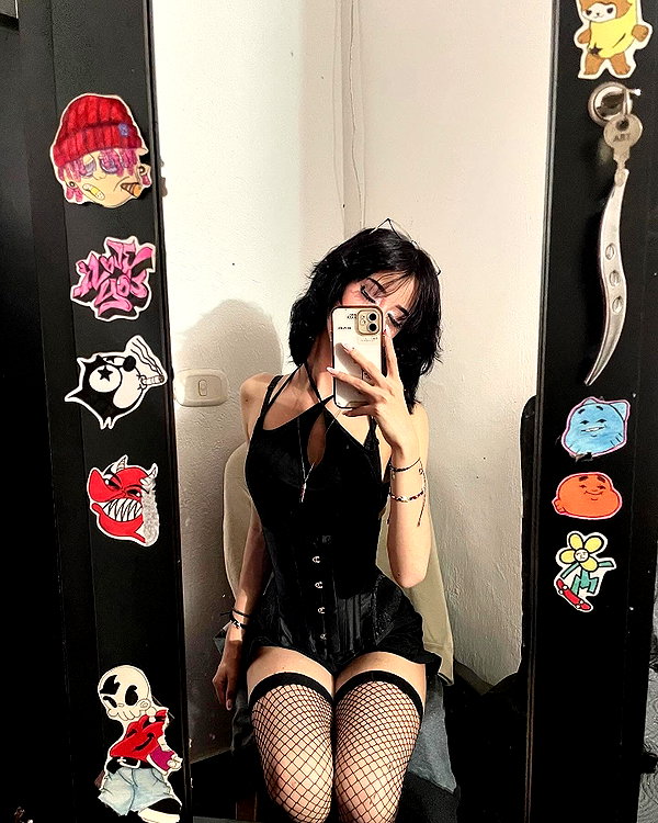 shevaal_x instagram image archive image