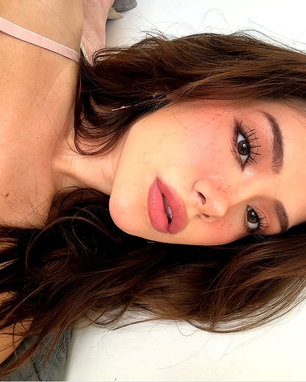 baddiesessence instagram image archive image