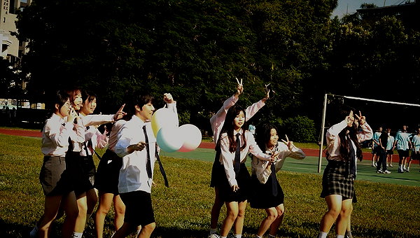 2.hui__ instagram image archive image