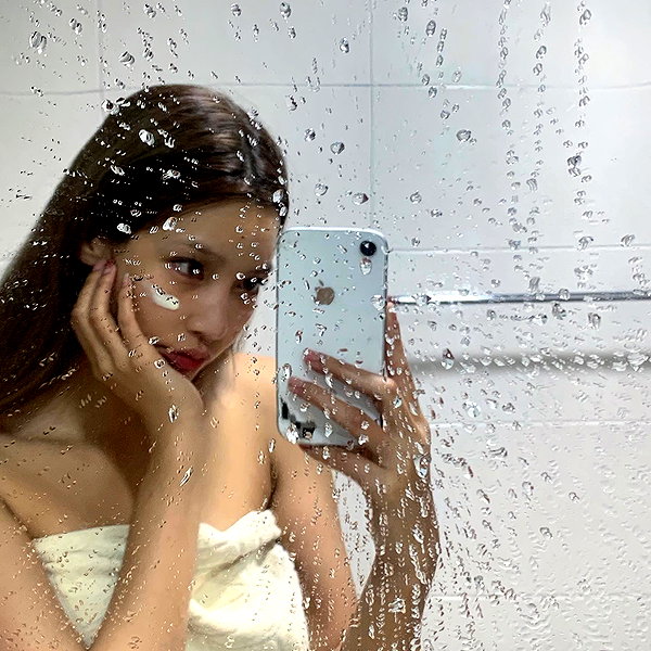 Archived image from @heroineseen on Instagram