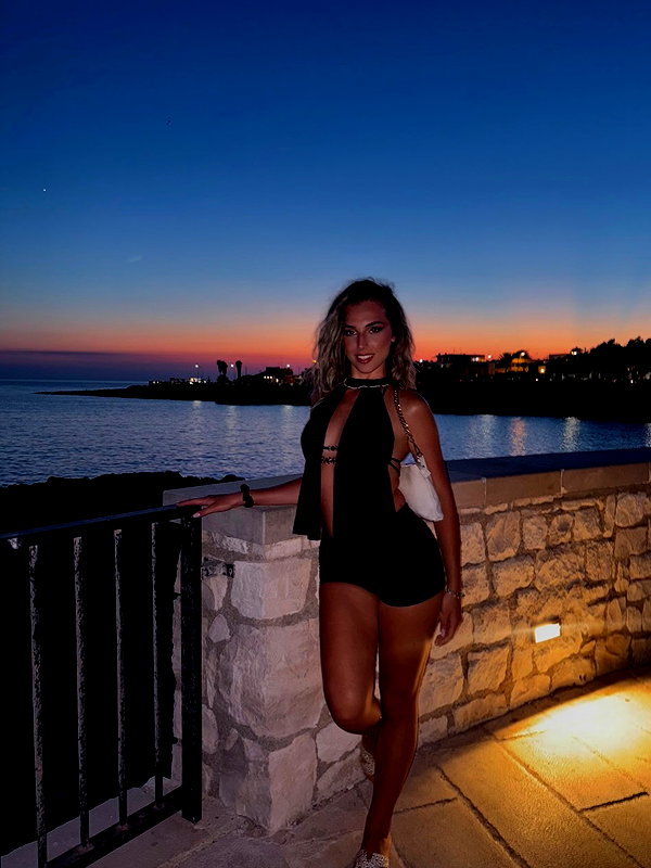 ariannachiaravalle_ instagram image archive image